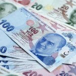 Lira Yaralarını Sarmaya Çalışıyor